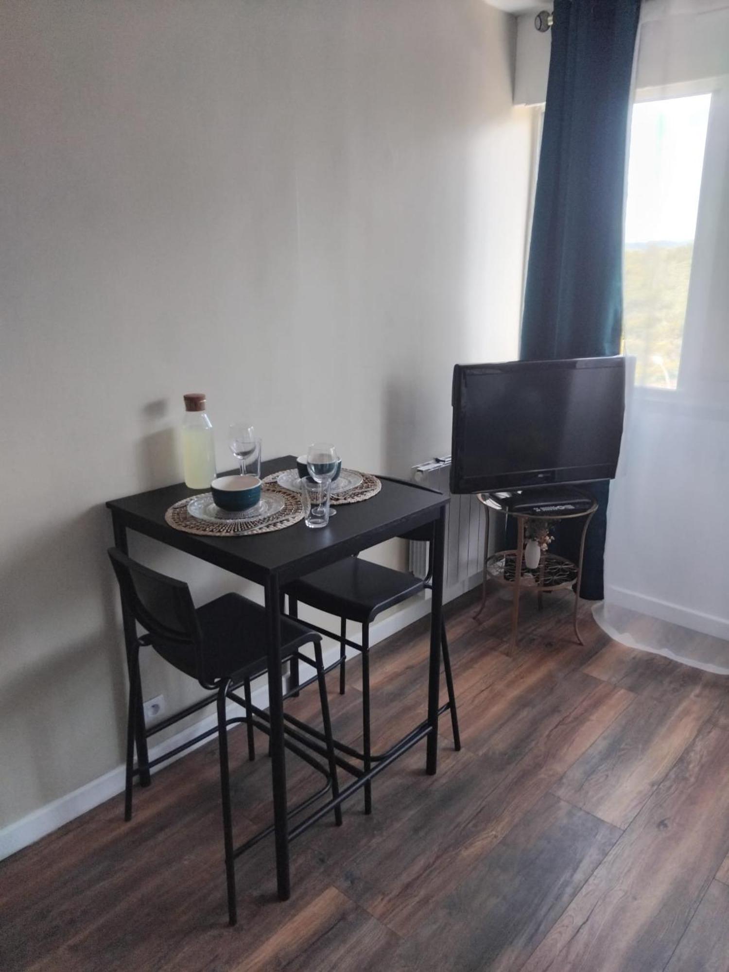 Studio Hyeres Port Et Iles D'Or. Екстер'єр фото